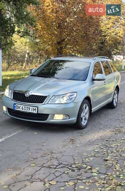 Универсал Skoda Octavia 2009 в Ровно