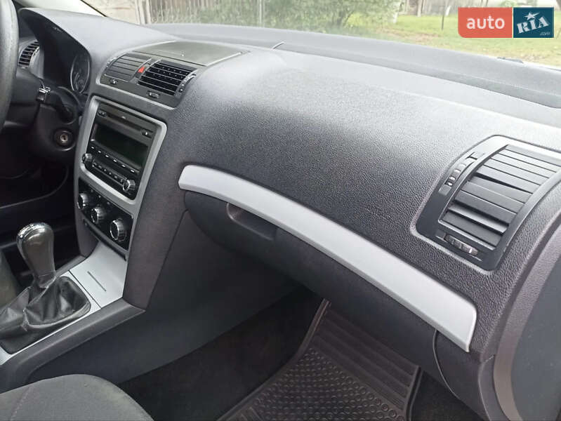 Ліфтбек Skoda Octavia 2010 в Ужгороді фото 15 Ліфтбек Skoda Octavia 2010 в Ужгороді