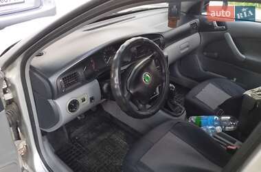 Ліфтбек Skoda Octavia 1999 в 