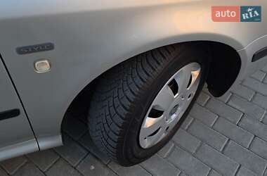 Ліфтбек Skoda Octavia 2005 в  фото 17 Ліфтбек Skoda Octavia 2005 в