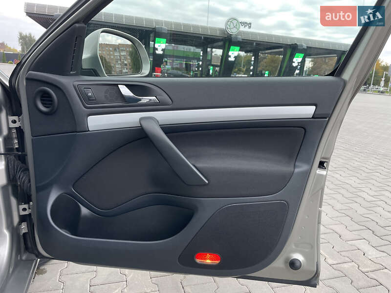 Универсал Skoda Octavia 2010 в Луцке фото 14 Универсал Skoda Octavia 2010 в Луцке