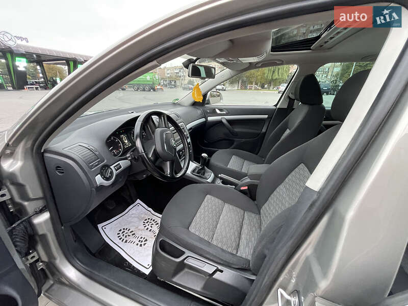 Универсал Skoda Octavia 2010 в Луцке фото 22 Универсал Skoda Octavia 2010 в Луцке