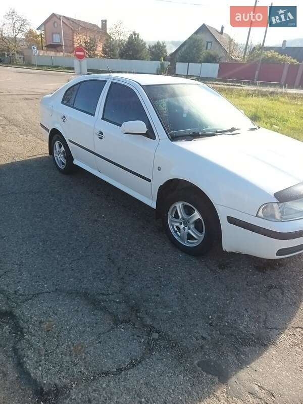 Ліфтбек Skoda Octavia 2008 в Вижниці