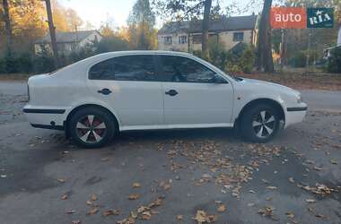 Лифтбек Skoda Octavia 2000 в 