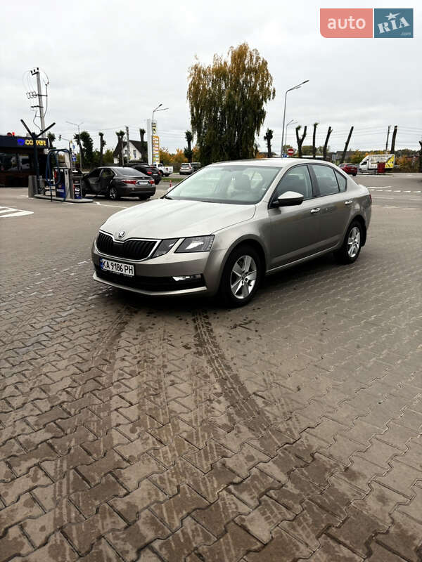Лифтбек Skoda Octavia 2019 в Киеве фото Лифтбек Skoda Octavia 2019 в Киеве