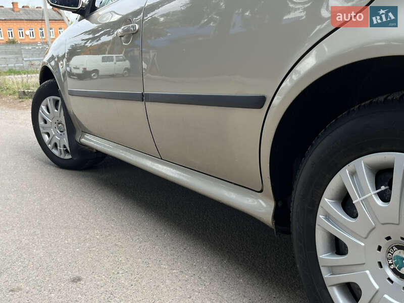 Ліфтбек Skoda Octavia 2005 в Володимирі