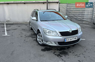 Універсал Skoda Octavia 2010 в  фото 2 Універсал Skoda Octavia 2010 в