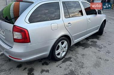 Універсал Skoda Octavia 2010 в  фото 21 Універсал Skoda Octavia 2010 в