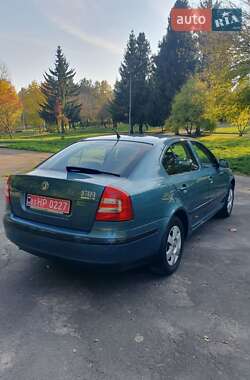 Лифтбек Skoda Octavia 2005 в  фото 7 Лифтбек Skoda Octavia 2005 в