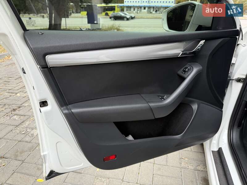 Ліфтбек Skoda Octavia 2014 в Дніпрі фото 22 Ліфтбек Skoda Octavia 2014 в Дніпрі