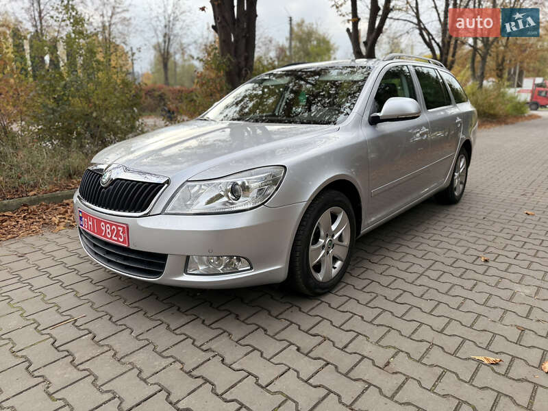 Универсал Skoda Octavia 2012 в Луцке фото 2 Универсал Skoda Octavia 2012 в Луцке