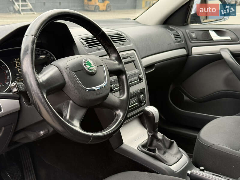 Универсал Skoda Octavia 2011 в Ровно фото 19 Универсал Skoda Octavia 2011 в Ровно