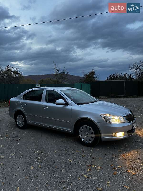 Ліфтбек Skoda Octavia 2011 в Надвірній фото 12 Ліфтбек Skoda Octavia 2011 в Надвірній