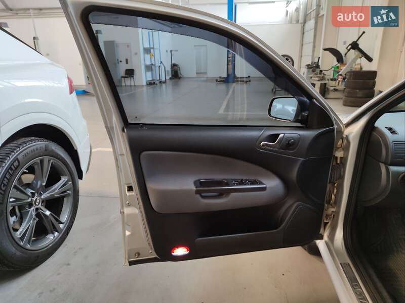 Ліфтбек Skoda Octavia 2006 в Дніпрі