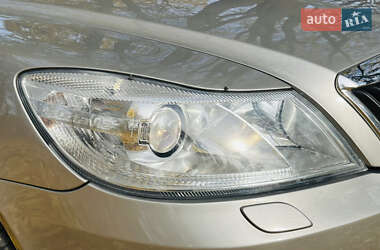 Універсал Skoda Octavia 2012 в  фото 16 Універсал Skoda Octavia 2012 в