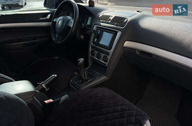 Ліфтбек Skoda Octavia 2006 в  фото 11 Ліфтбек Skoda Octavia 2006 в