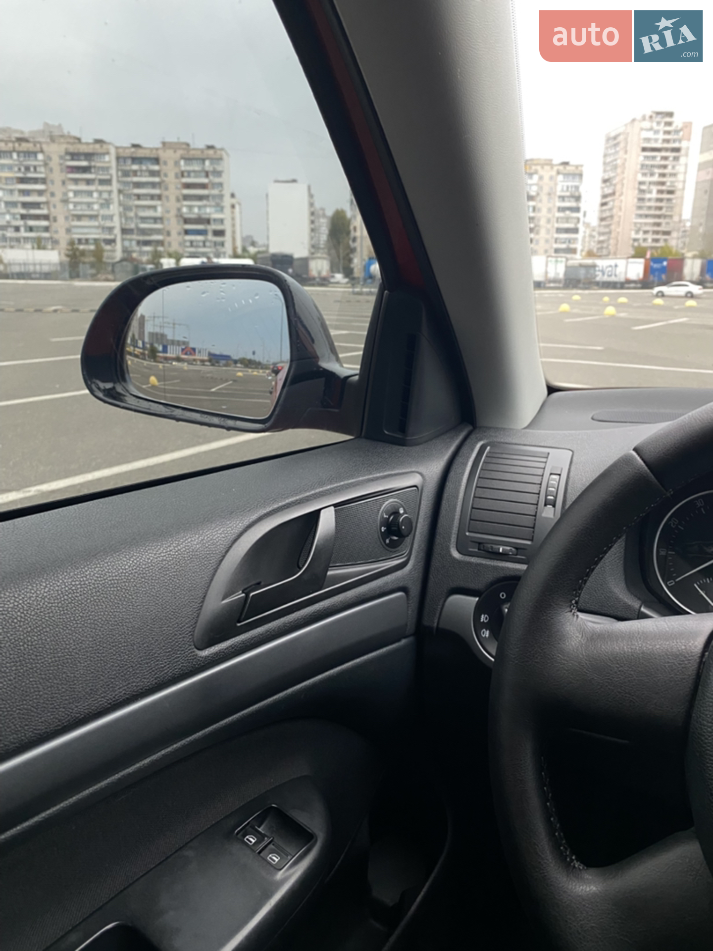 2010 Skoda Octavia - мініатюра 19