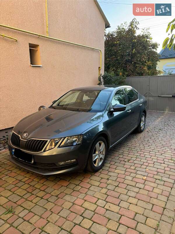 Лифтбек Skoda Octavia 2017 в Ужгороде фото Лифтбек Skoda Octavia 2017 в Ужгороде
