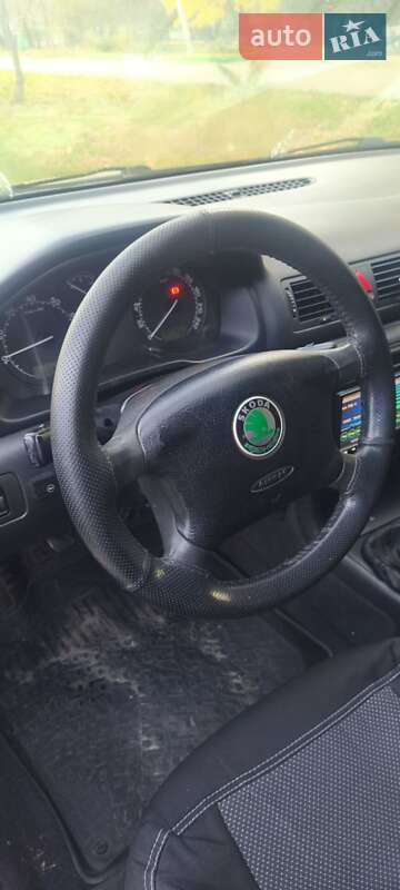 Лифтбек Skoda Octavia 2003 в Харькове