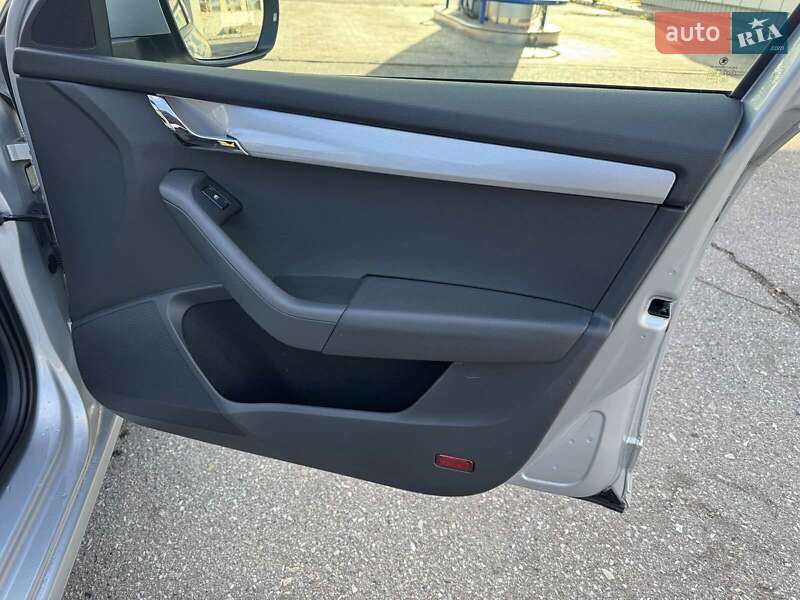 Універсал Skoda Octavia 2015 в Кролевці фото 37 Універсал Skoda Octavia 2015 в Кролевці