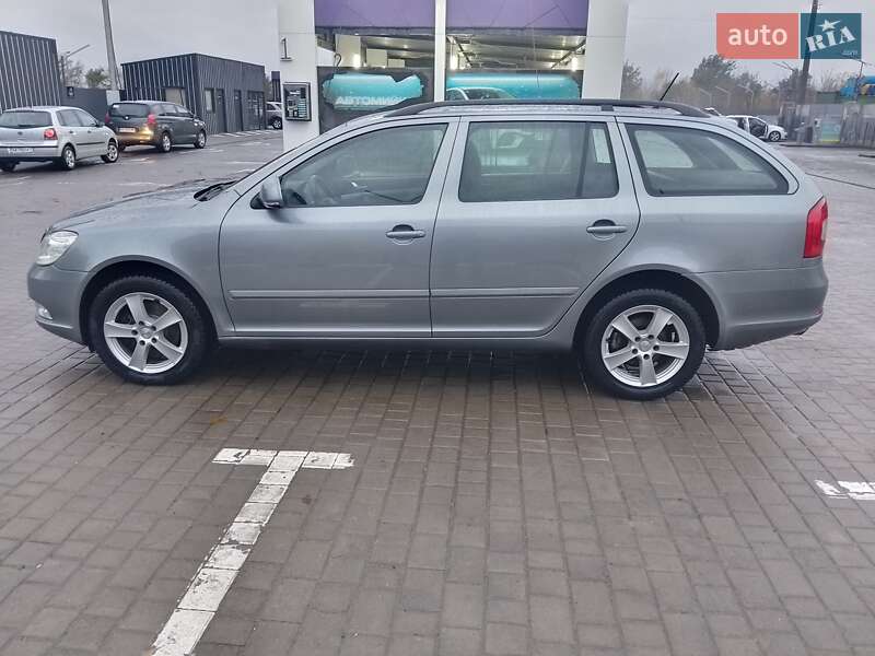 Универсал Skoda Octavia 2013 в Ровно