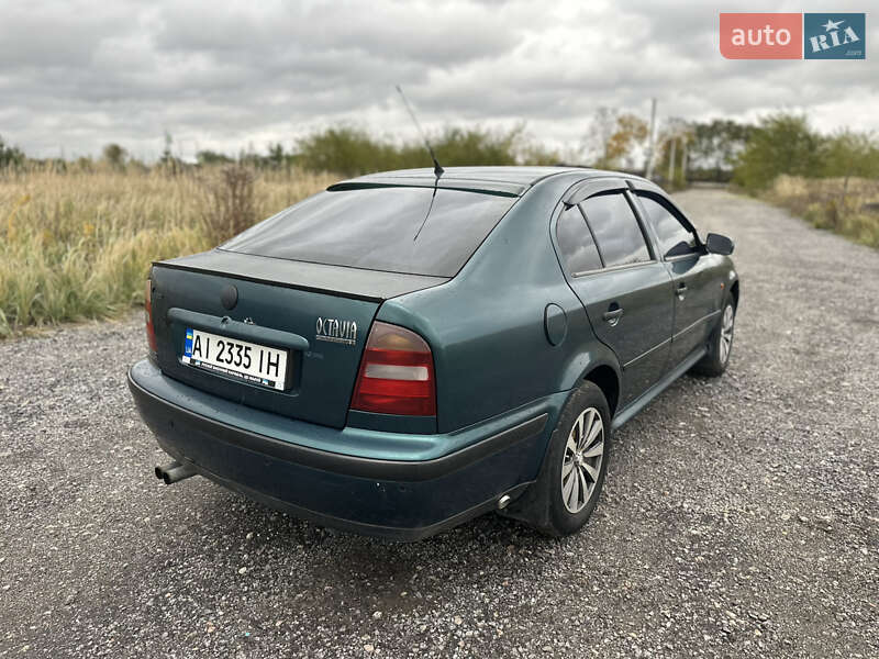 Лифтбек Skoda Octavia 1998 в Киеве