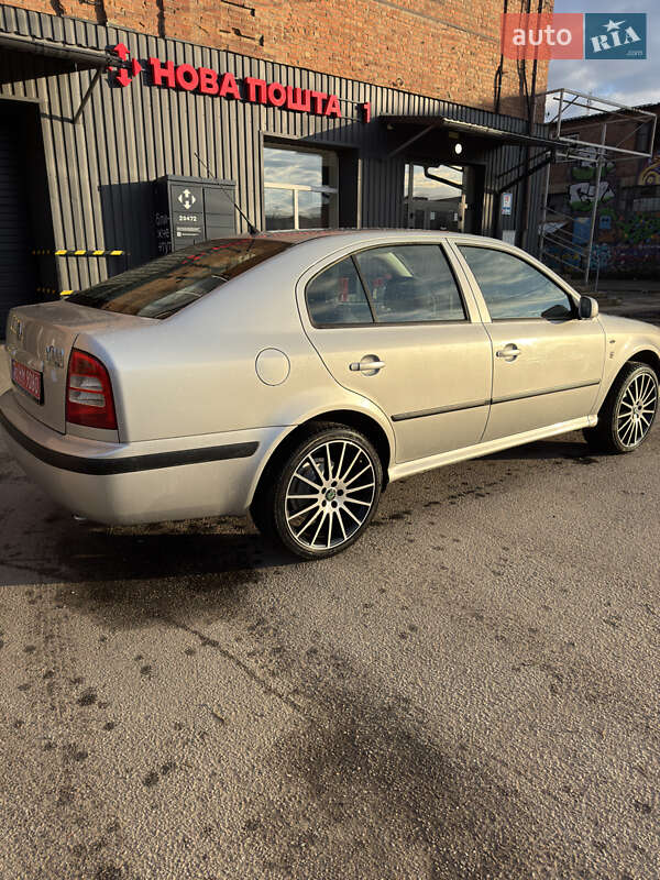 Ліфтбек Skoda Octavia 2001 в Охтирці