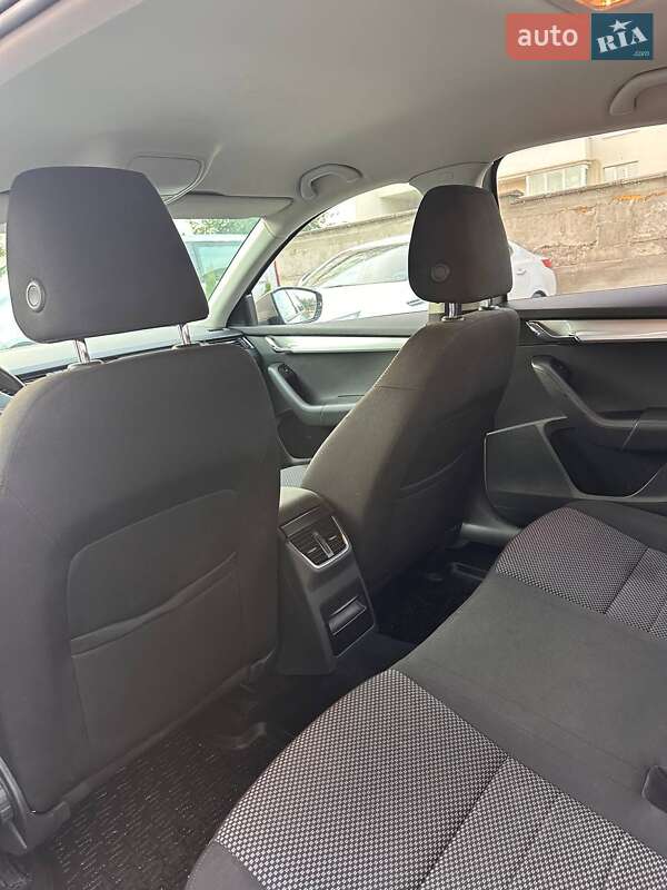Ліфтбек Skoda Octavia 2015 в Львові
