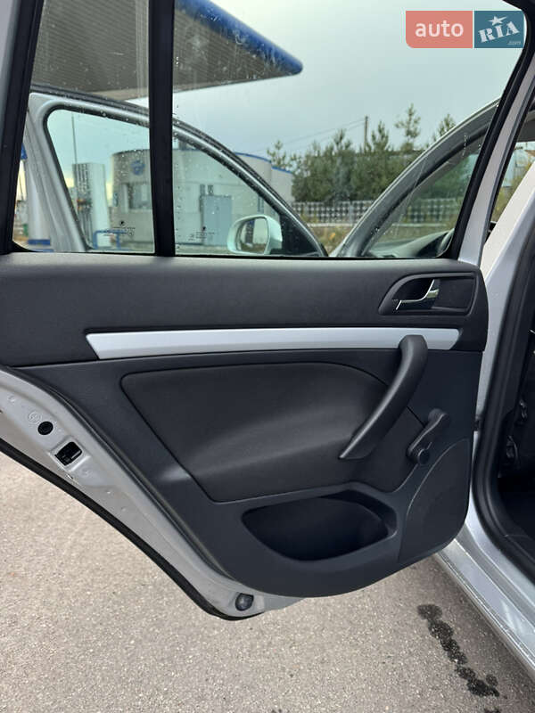 Универсал Skoda Octavia 2009 в Великой Багачке фото 30 Универсал Skoda Octavia 2009 в Великой Багачке