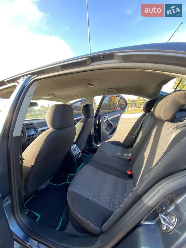 Лифтбек Skoda Octavia 2009 в Киеве