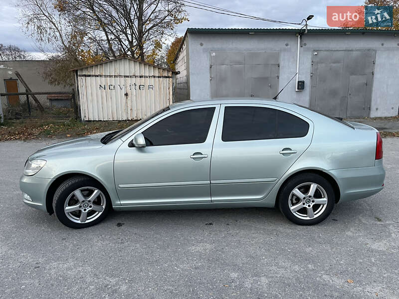 Лифтбек Skoda Octavia 2010 в Звягеле