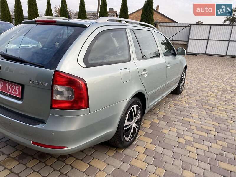 Універсал Skoda Octavia 2009 в Нововолинську