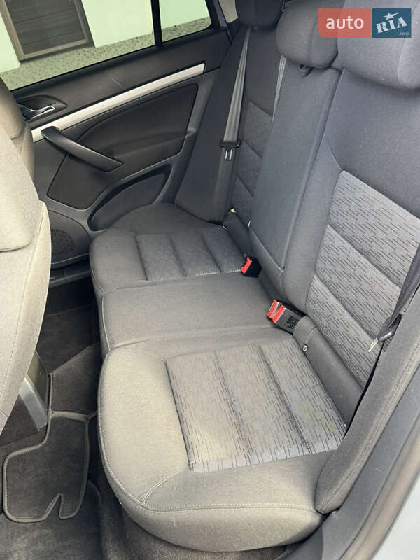 Универсал Skoda Octavia 2012 в Ровно