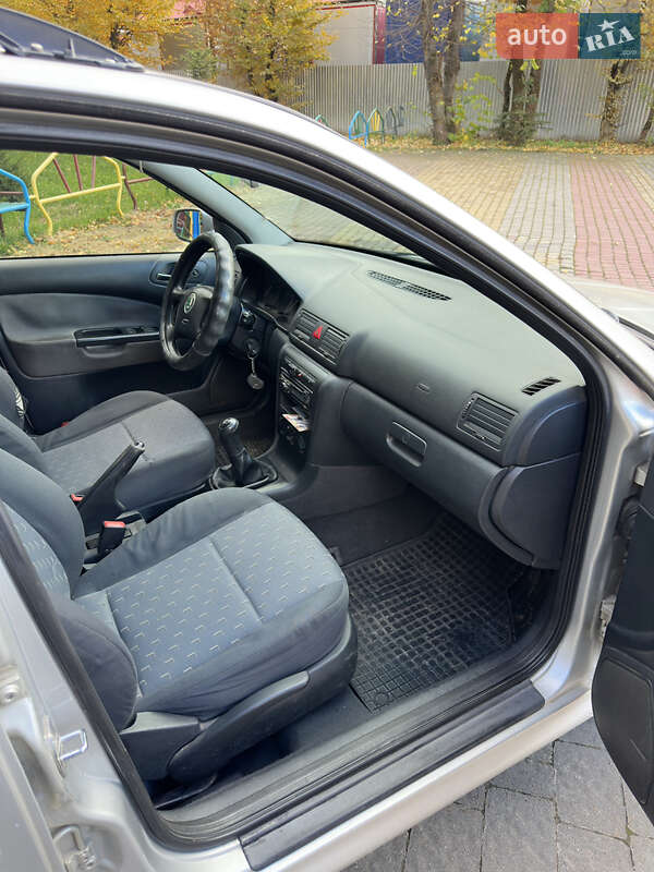 Універсал Skoda Octavia 2003 в Тернополі