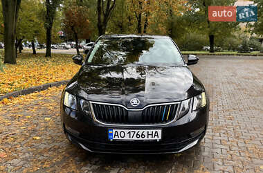 Лифтбек Skoda Octavia 2017 в Ужгороде