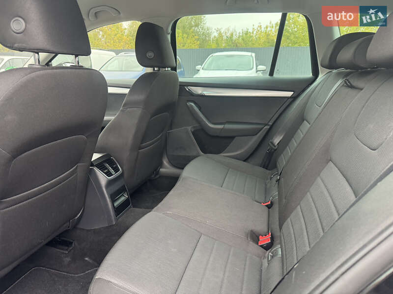 Универсал Skoda Octavia 2014 в Староконстантинове
