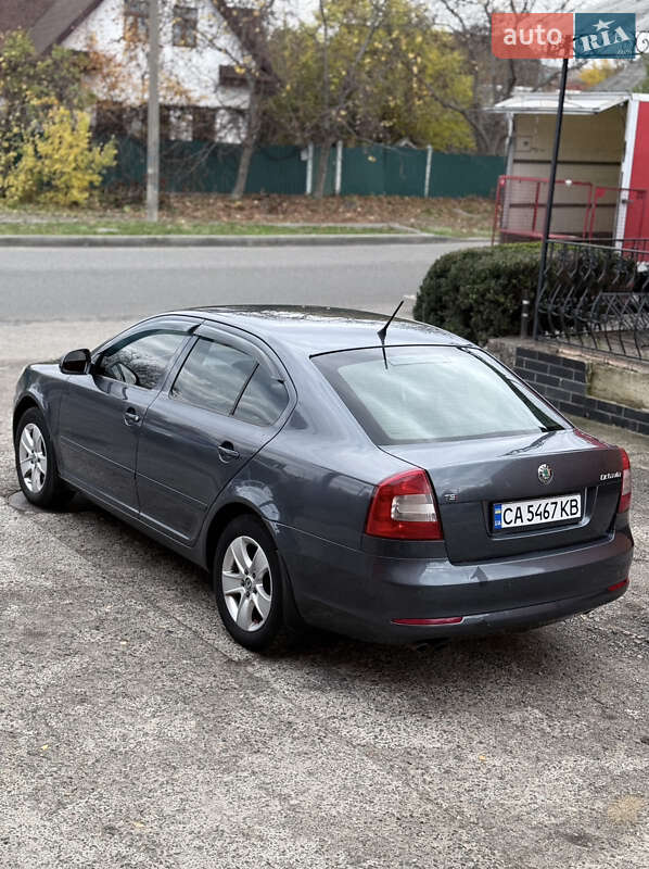 Ліфтбек Skoda Octavia 2010 в Смілі