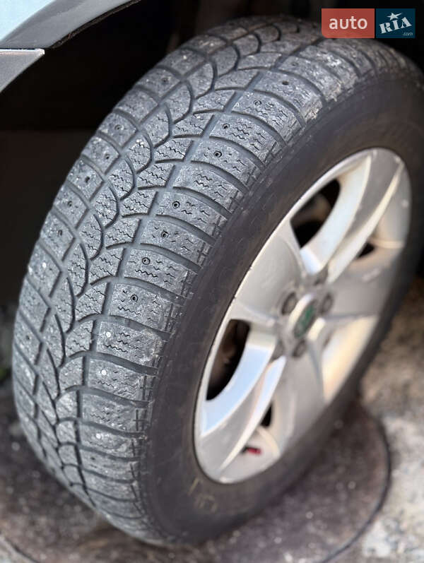 Ліфтбек Skoda Octavia 2010 в Смілі