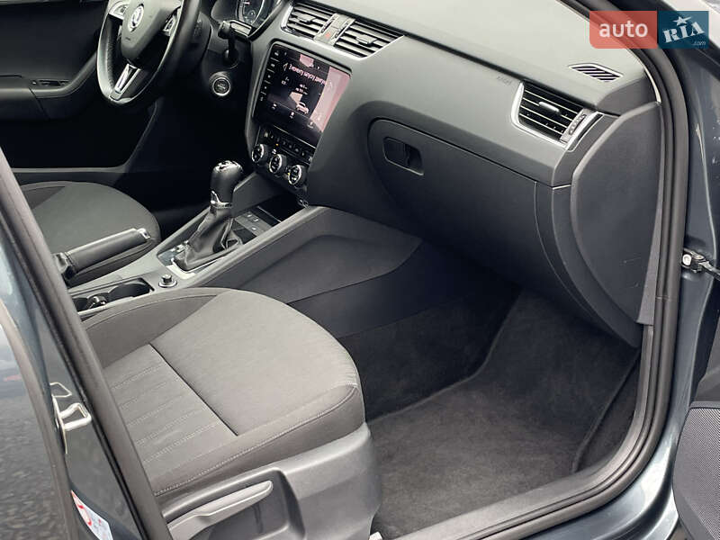 Универсал Skoda Octavia 2019 в Луцке фото 37 Универсал Skoda Octavia 2019 в Луцке