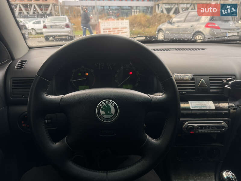 Лифтбек Skoda Octavia 2001 в Львове