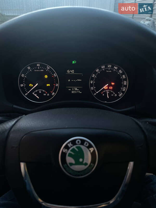 Лифтбек Skoda Octavia 2011 в Киеве фото 5 Лифтбек Skoda Octavia 2011 в Киеве