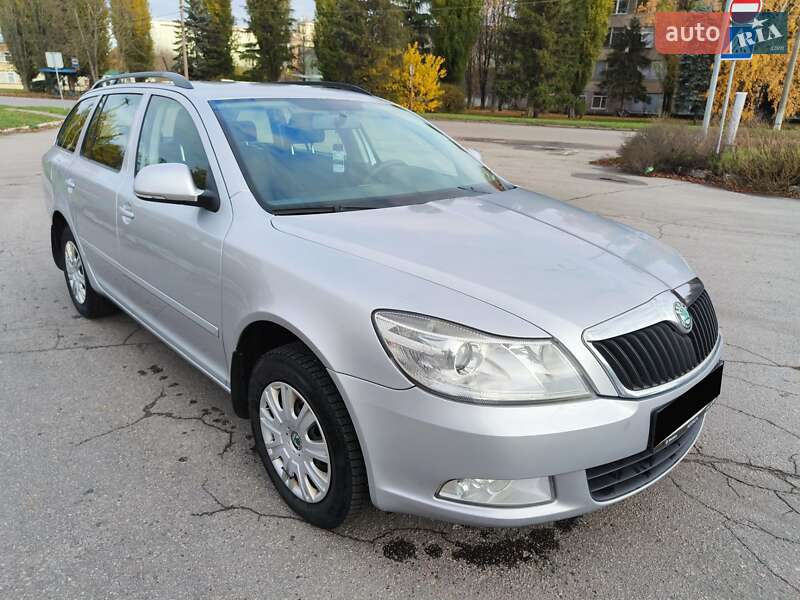 Универсал Skoda Octavia 2010 в Миргороде