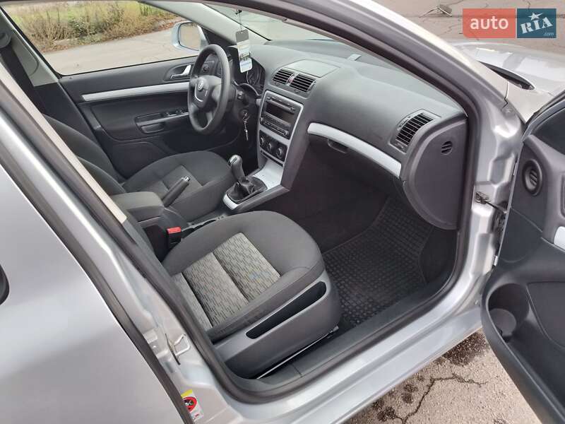 Универсал Skoda Octavia 2010 в Миргороде