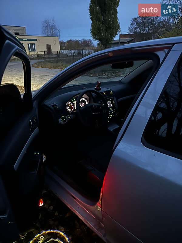 Лифтбек Skoda Octavia 2009 в Хороле фото 11 Лифтбек Skoda Octavia 2009 в Хороле