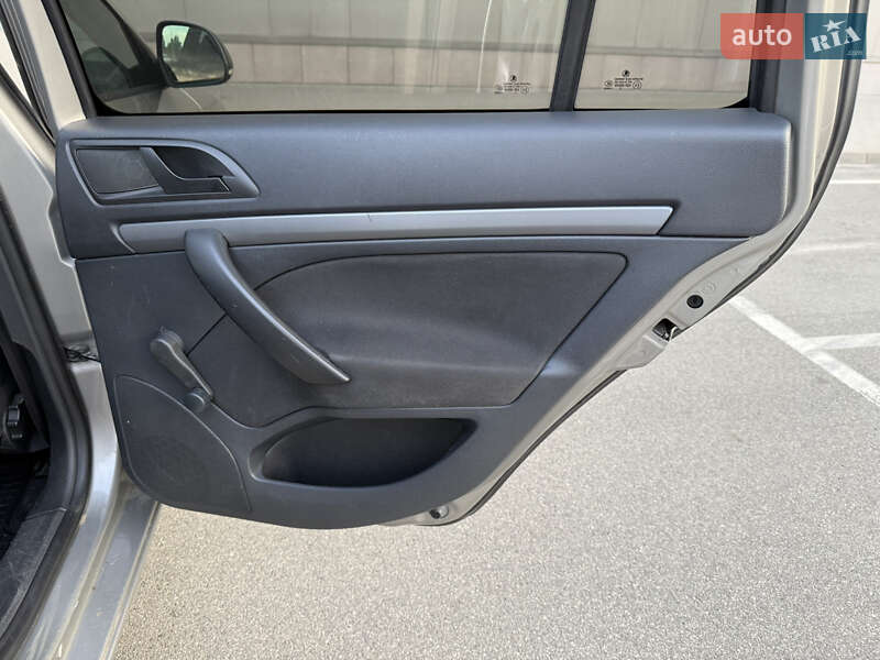 Универсал Skoda Octavia 2010 в Киеве фото 25 Универсал Skoda Octavia 2010 в Киеве