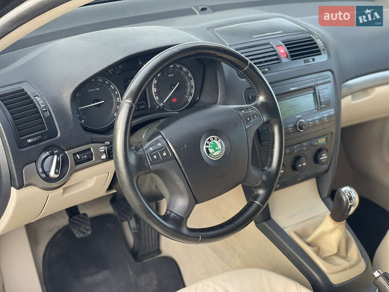Лифтбек Skoda Octavia 2006 в Корсуне-Шевченковском