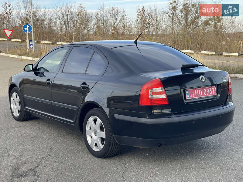 Лифтбек Skoda Octavia 2006 в Корсуне-Шевченковском