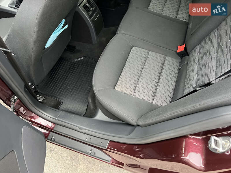 Лифтбек Skoda Octavia 2012 в Киеве