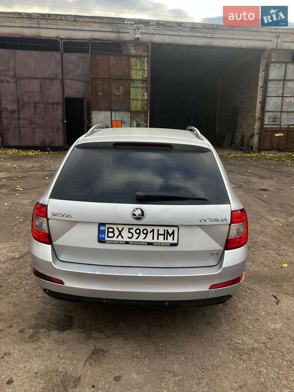 Універсал Skoda Octavia 2013 в Острозі