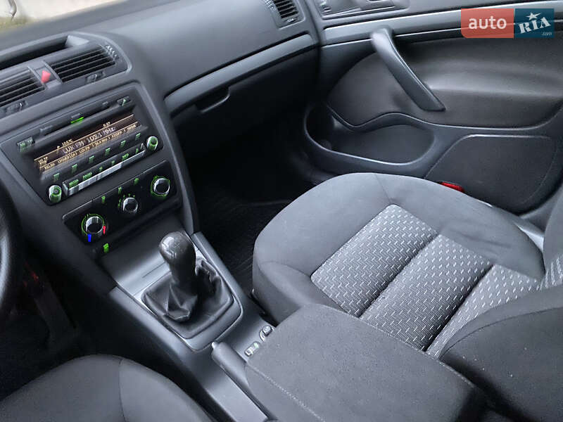 Універсал Skoda Octavia 2012 в Києві фото 42 Універсал Skoda Octavia 2012 в Києві